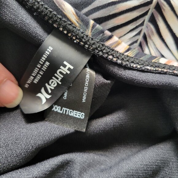 Hurley One Piece Swimsuit XXL Womens Slimming Plus Size Scattered Palms UPF 50+ - Picture 3 of 3